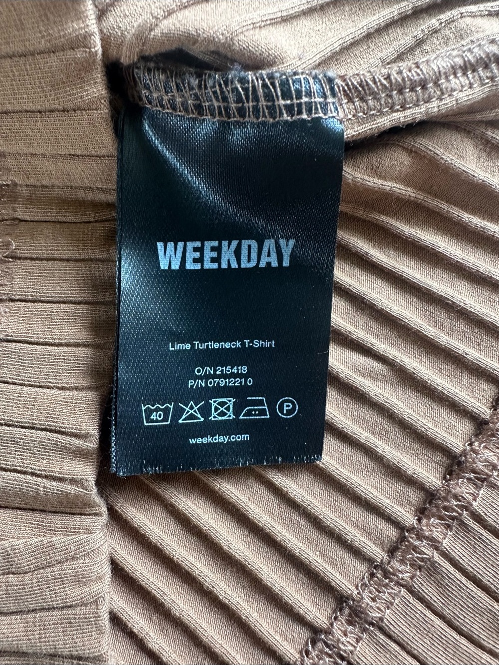 Weekday Ribbed Short Sleeve Turtleneck Tee - Picture 3 of 4